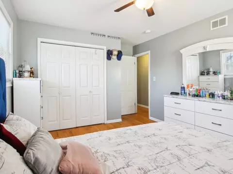 Bedroom - 415 S Cherry Hill Ct, Addison, IL 60101 photo 3 of 8