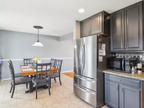 Other - 415 S Cherry Hill Ct, Addison, IL 60101 photo 3 of 8