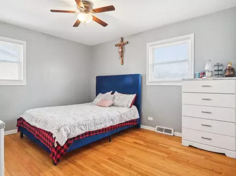 Bedroom - 415 S Cherry Hill Ct, Addison, IL 60101 photo 2 of 8