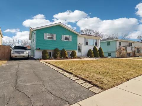 Other - 415 S Cherry Hill Ct, Addison, IL 60101 photo 1 of 8