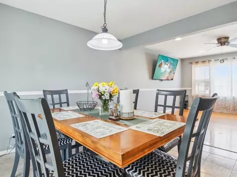 Dining - 415 S Cherry Hill Ct, Addison, IL 60101 photo 1 of 2