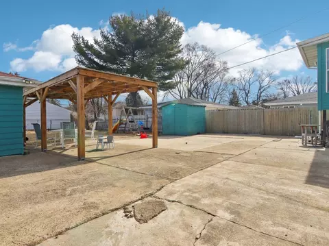 Exterior - 415 S Cherry Hill Ct, Addison, IL 60101 photo 3 of 9