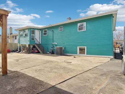 Exterior - 415 S Cherry Hill Ct, Addison, IL 60101 photo 9 of 9