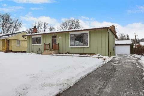 4316 Clearview Dr, Mchenry, IL 60050
