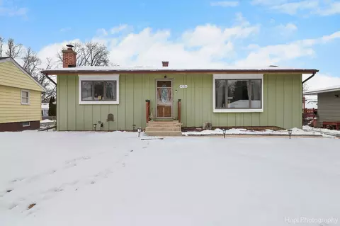 Exterior - 4316 Clearview Dr, Mchenry, IL 60050 photo 2 of 3