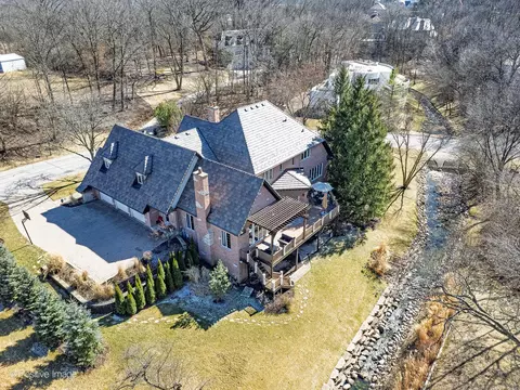 View/Area - 9500 Falling Waters Dr E, Burr Ridge, IL 60527 photo 3 of 6