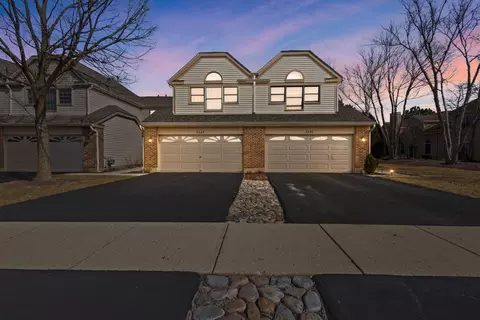 3243 N Daniels Ct, Arlington Heights, IL 60004