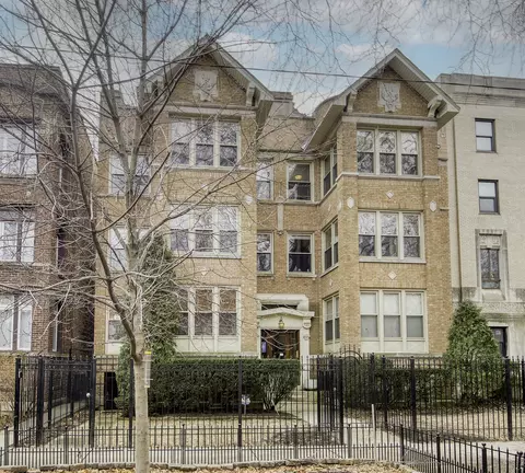 1325 W Albion Ave #3, Chicago, IL 60626