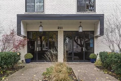 211 Elgin Ave #2G, Forest Park, IL 60130