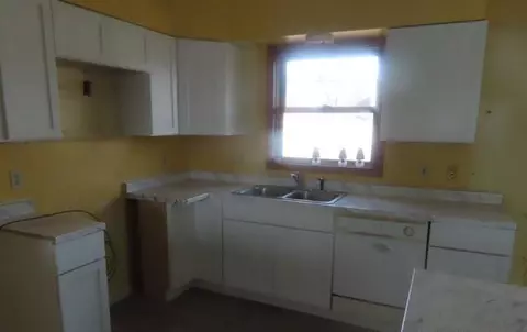 Kitchen - 815 16th Ave, Fulton, IL 61252 photo 1 of 1