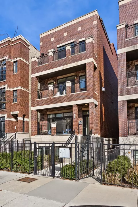 2731 N Southport Ave #3, Chicago, IL 60614