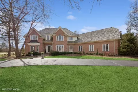 11 S Wynstone Dr, Barrington, IL 60010