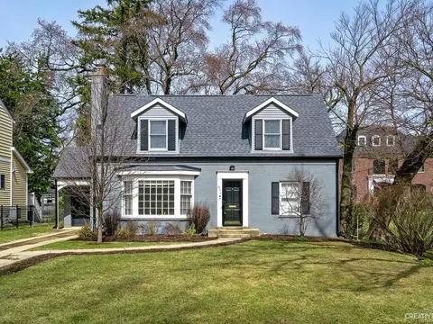 370 Linden St, Glen Ellyn, IL 60137