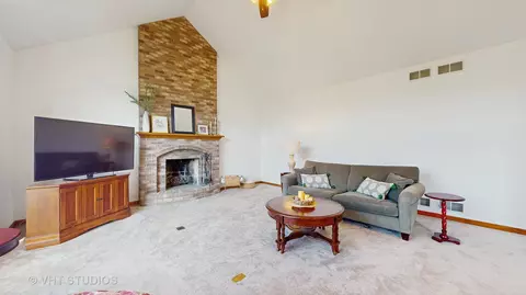 620 Bluestem Ln, Algonquin, IL 60102 photo 5
