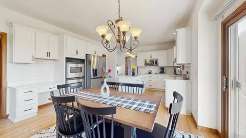 620 Bluestem Ln, Algonquin, IL 60102 photo 8