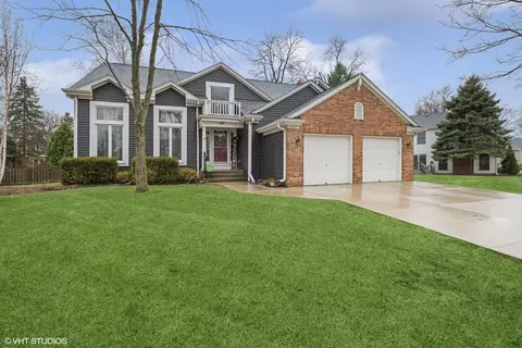 1131 Warren Ln, Vernon Hills, IL 60061
