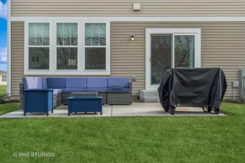 Exterior - 25620 W Springview Dr, Plainfield, IL 60586 photo 4 of 5