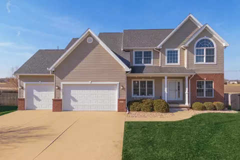 2602 Cadillac Rd, Bloomington, IL 61705