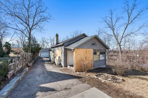 303 Dwight St, Elgin, IL 60120 photo 3