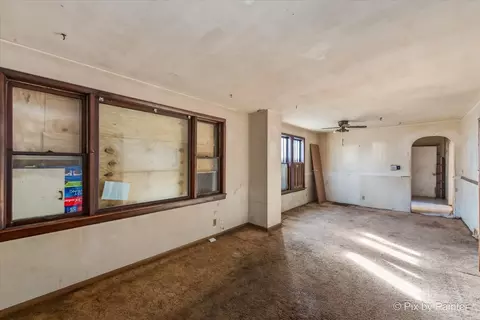 303 Dwight St, Elgin, IL 60120 photo 7