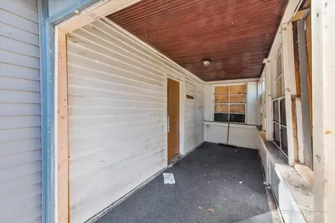 303 Dwight St, Elgin, IL 60120 photo 4