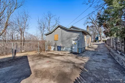 303 Dwight St, Elgin, IL 60120 photo 22