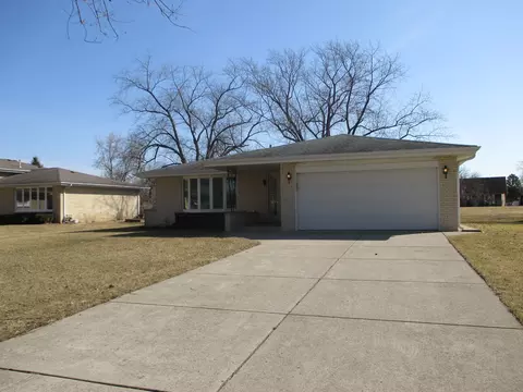 9 S239 Cumnor Rd, Downers Grove, IL 60516