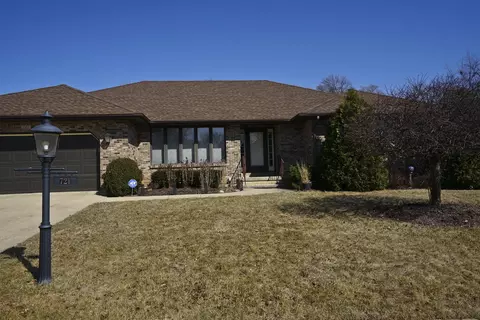 721 Krpan Ct, Dekalb, IL 60115