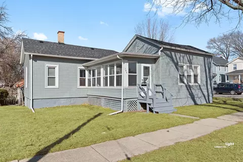 742 E Downer Pl, Aurora, IL 60505