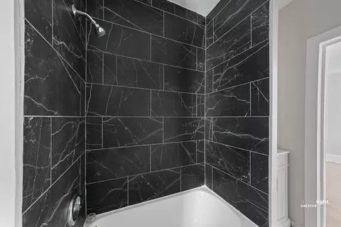 Bath - 742 E Downer Pl, Aurora, IL 60505 photo 2 of 2