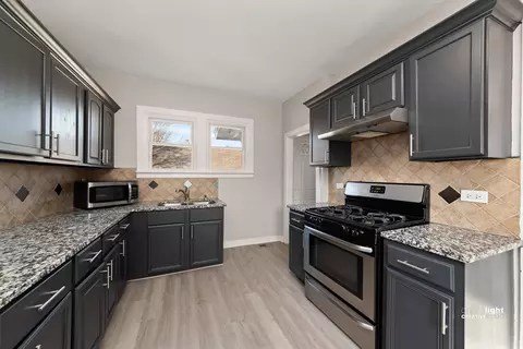 Kitchen - 742 E Downer Pl, Aurora, IL 60505 photo 3 of 3