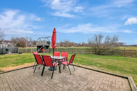 Exterior - 360 Cimarron Ct, Aurora, IL 60504 photo 3 of 5