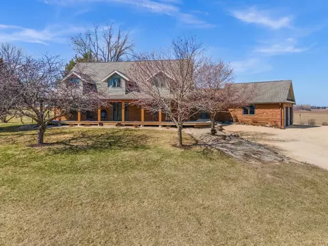 1490 Flora Church Rd, Kirkland, IL 60146
