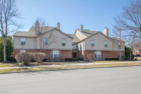 131 Kristin Cir #6, Schaumburg, IL 60195
