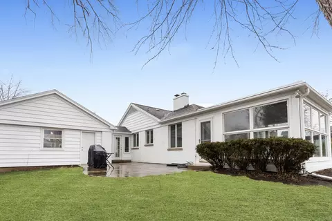 Exterior - 1107 Aurora Way, Wheaton, IL 60189 photo 4 of 5
