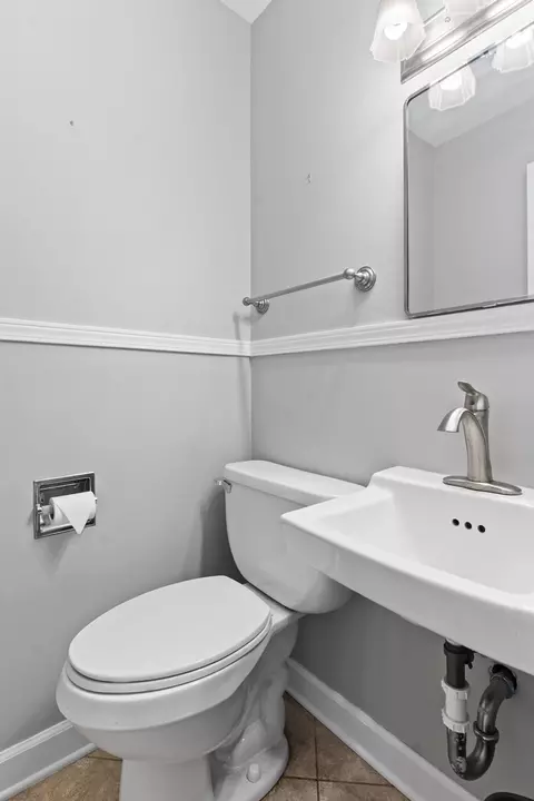 Bath - 1107 Aurora Way, Wheaton, IL 60189 photo 1 of 3