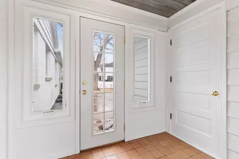 Entry Way - 1107 Aurora Way, Wheaton, IL 60189 photo 4 of 4