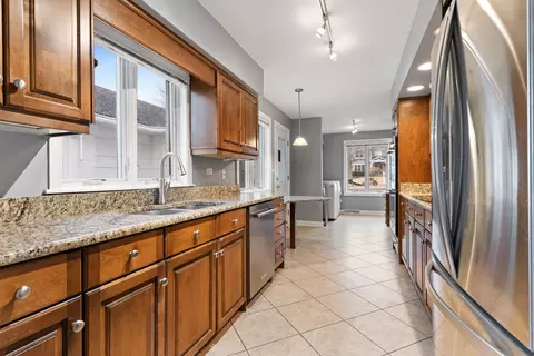 Kitchen - 1107 Aurora Way, Wheaton, IL 60189 photo 2 of 3