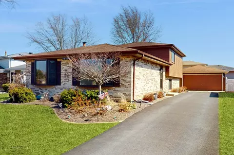 16131 Apple Ln, Tinley Park, IL 60487