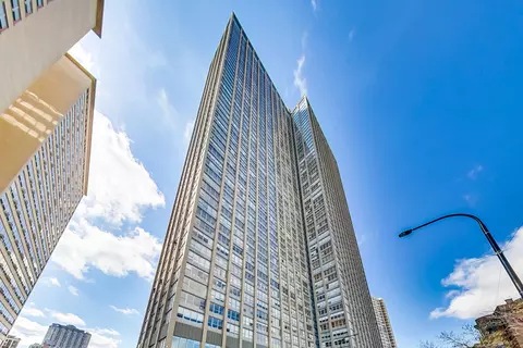 655 W Irving Park Rd #4001, Chicago, IL 60613
