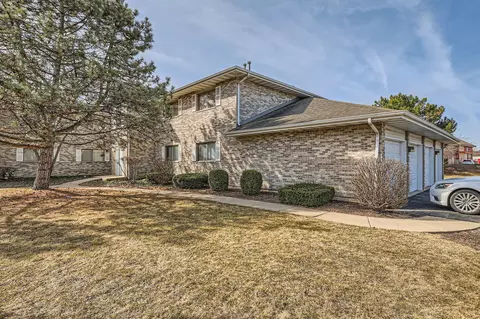 340 Loyola Dr #A, Elgin, IL 60123
