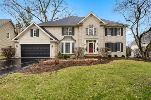 1631 Eagle Brook Dr, Geneva, IL 60134