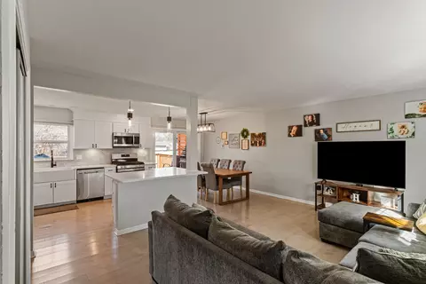 1313 Dawes Ave, Wheaton, IL 60189 photo 2