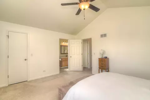 Bedroom - 969 Trailside Ln, Bartlett, IL 60103 photo 5 of 11