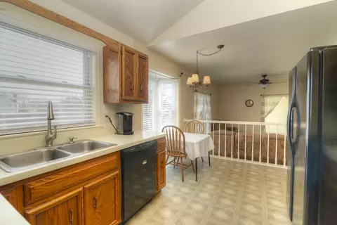 Kitchen - 969 Trailside Ln, Bartlett, IL 60103 photo 1 of 3