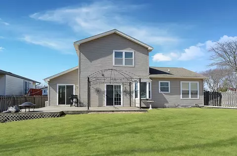 Exterior - 969 Trailside Ln, Bartlett, IL 60103 photo 5 of 11