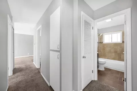 10 W Thacker St, Hoffman Estates, IL 60169 photo 8