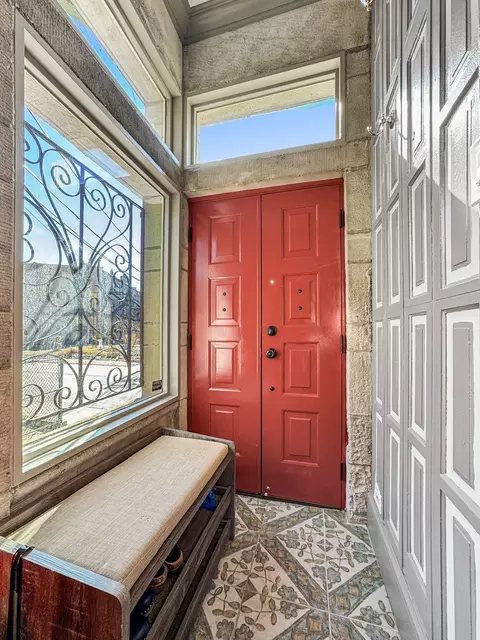 1034 E 41st Pl, Chicago, IL 60653 photo 2