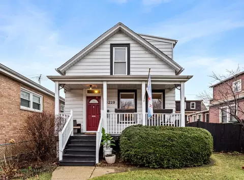 5229 W Carmen Ave, Chicago, IL 60630