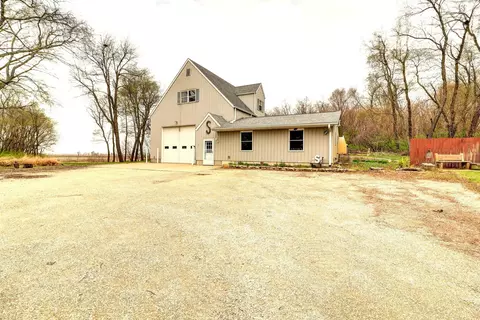27748 Fargo Rd, Tampico, IL 61283